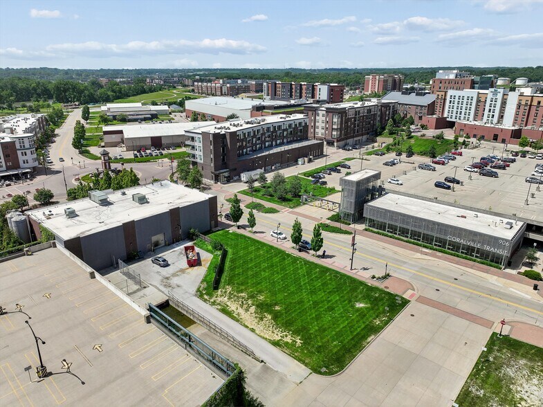 More Photos Of 903 Quarry Rd, Coralville Storefront For Sale