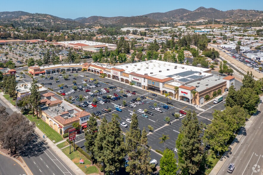 More Photos Of 1348-1366 W Valley Pky, Escondido Unknown For Lease