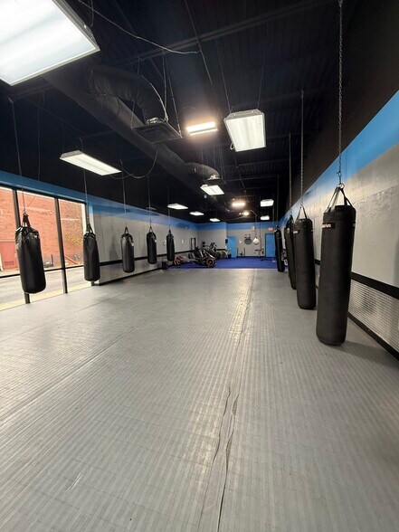 More Photos Of 5770 Peachtree Industrial Blvd, Norcross General Retail For Lease