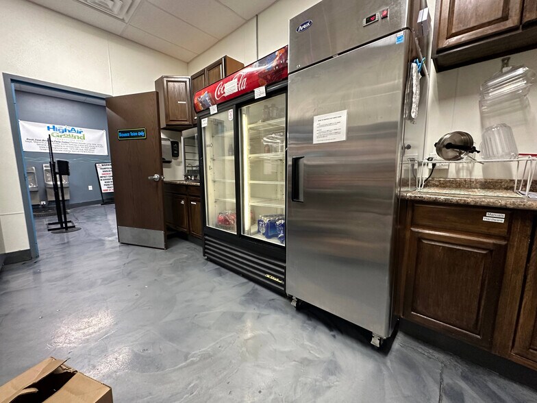 More Photos Of 1250 4th Ave NW, Minot Storefront For Lease