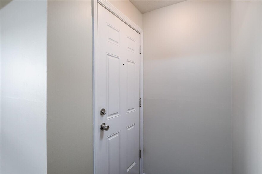 More Photos Of 1803 Cromwell Dr, Akron Apartments For Sale