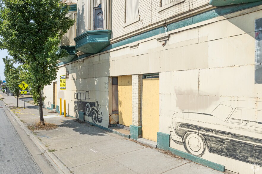 More Photos Of 1103 Division Ave S, Grand Rapids Freestanding For Sale
