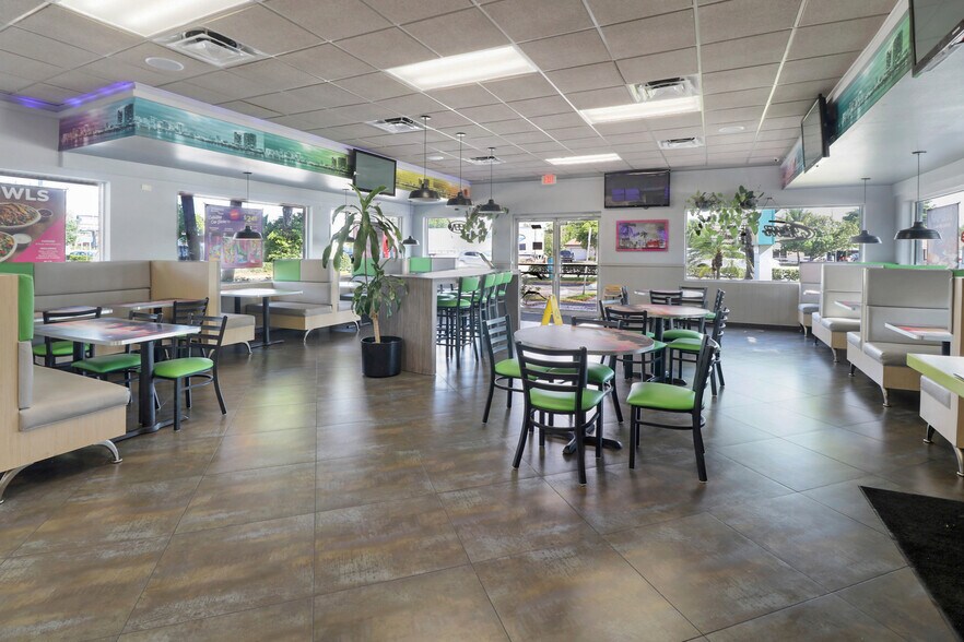 More Photos Of 750 W Sample Rd, Pompano Beach Fast Food For Lease