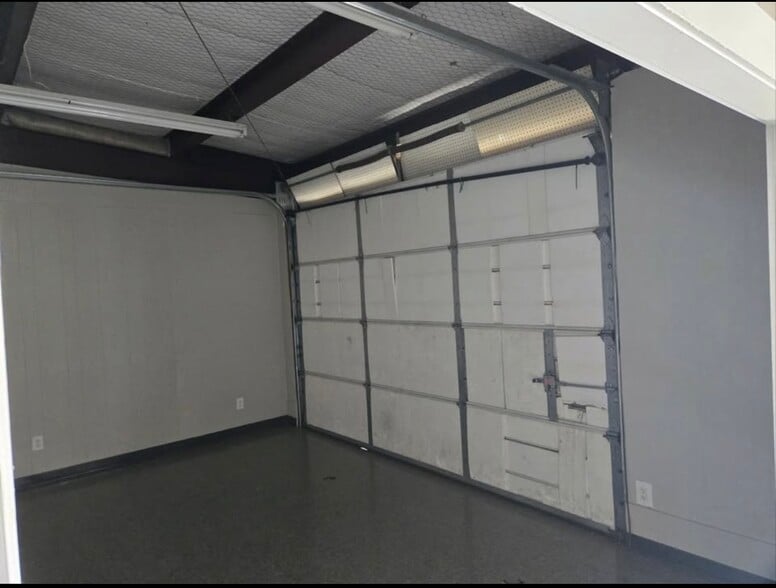 More Photos Of 6705 E US Highway 80, Longview Storefront For Lease