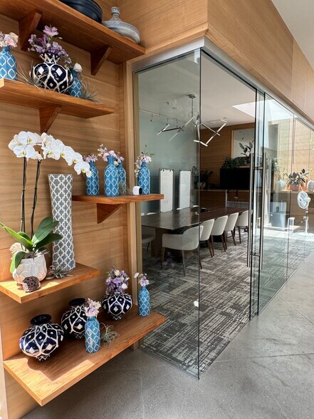 More Photos Of 1516 Folsom St, San Francisco Loft Creative Space For Lease