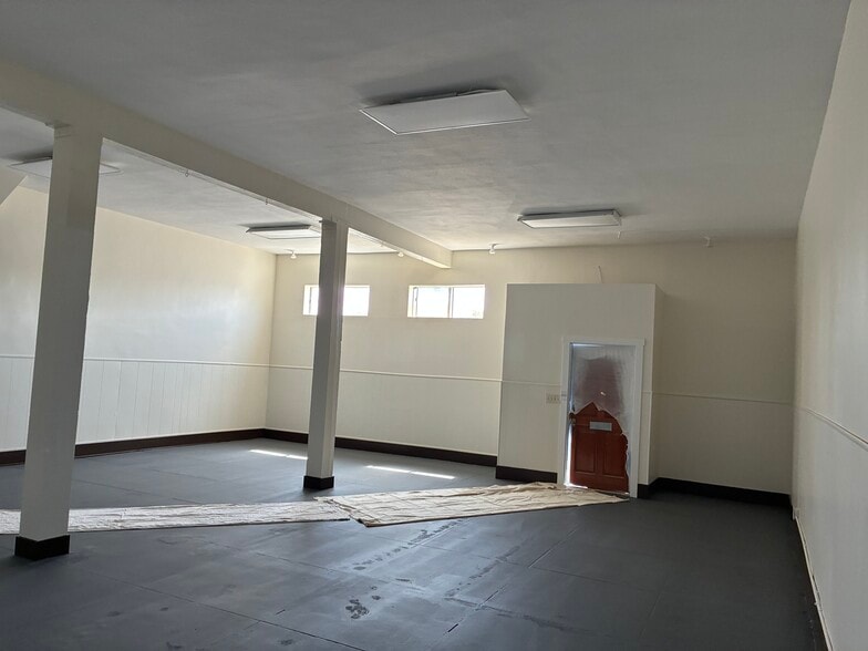 More Photos Of 5252 S Hoover St, Los Angeles Office Residential For Lease