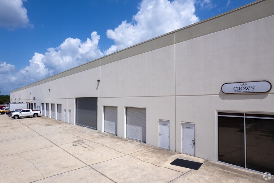 More Photos Of 7037 Commonwealth Ave, Jacksonville Warehouse For Lease