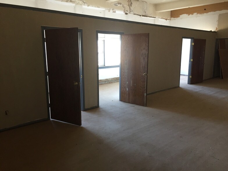 More Photos Of 1900 NW 10th St, Oklahoma City Schools For Sale