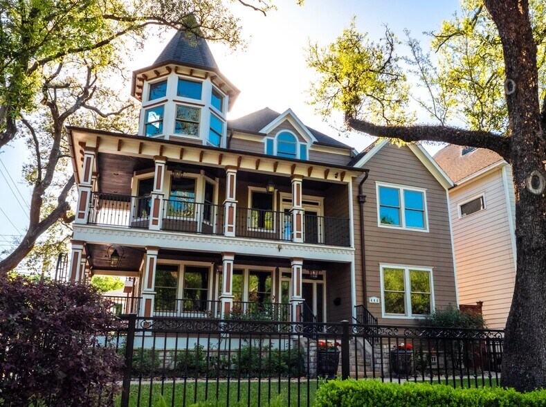 More Photos Of 446 Heights Blvd, Houston Office Residential For Sale