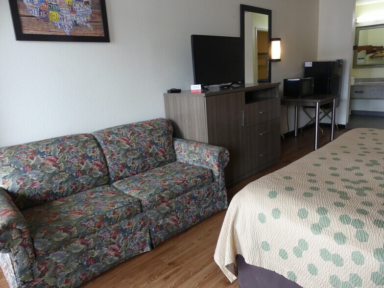 More Photos Of 2120 Lafayette Rd, Fort Oglethorpe Hotel For Sale