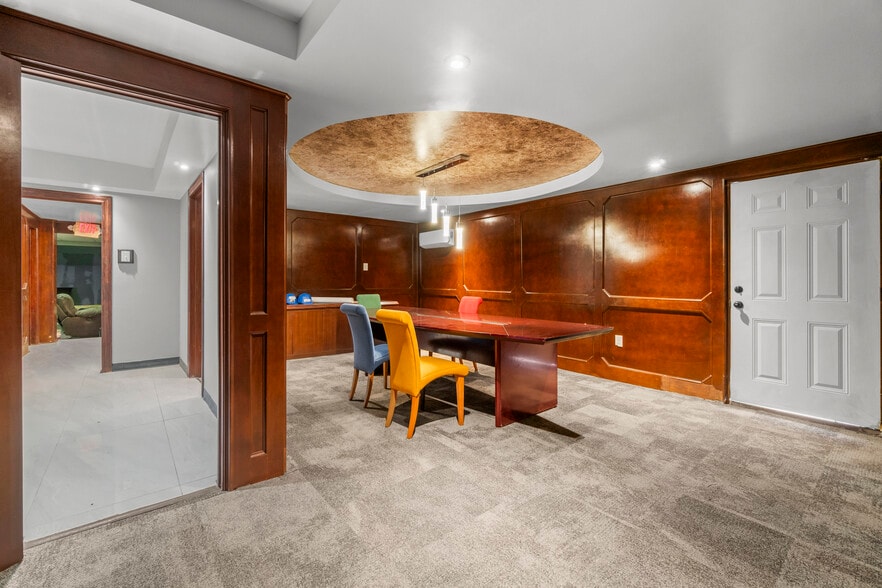 More Photos Of 1018 Shaver St, Pasadena Warehouse For Sale