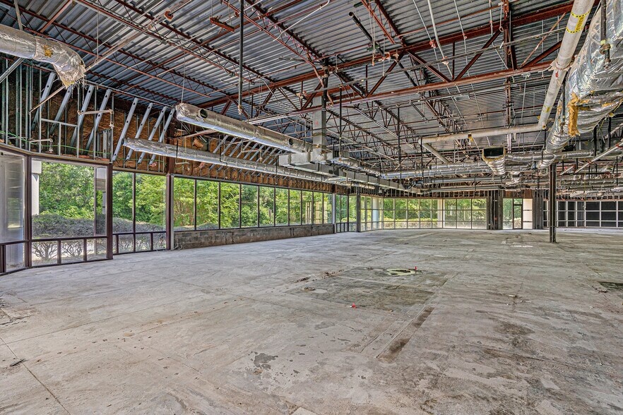 More Photos Of 4000 Corporate Center Dr, Morrow Medical For Sale
