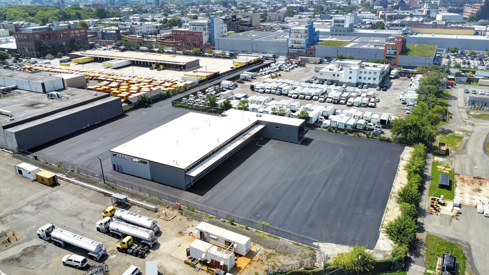 More Photos Of 360 Kingsland Ave, Brooklyn Warehouse For Lease