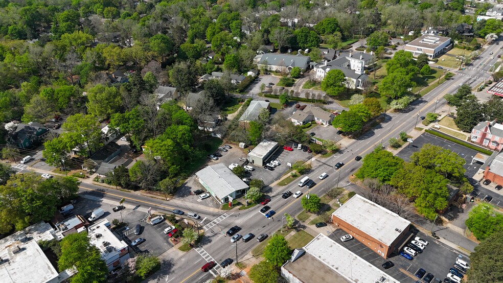 More Photos Of 823 Prince Ave, Athens Freestanding For Sale