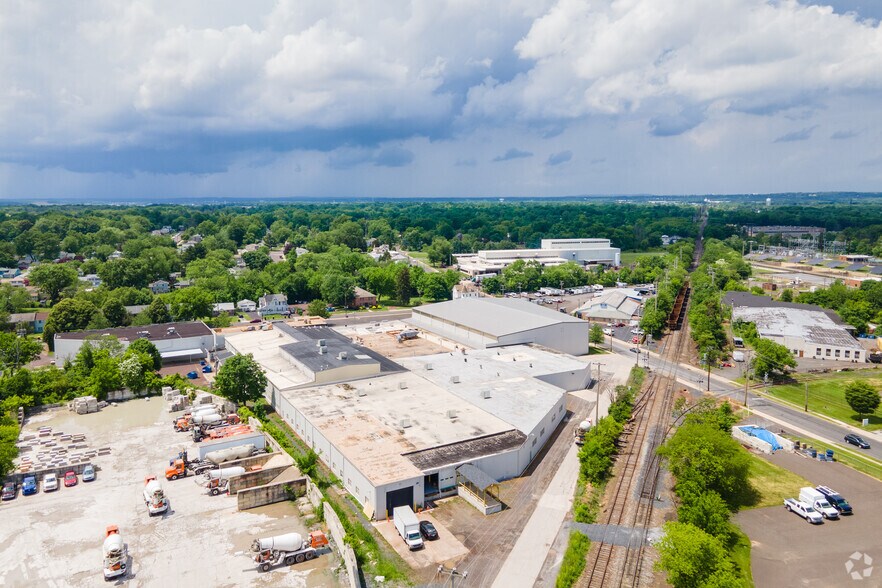 More Photos Of 707 N Valley Forge Rd, Lansdale Warehouse For Lease