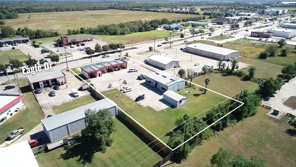 Primary Photo Of 11515 Eagle Dr, Mont Belvieu Carwash For Sale