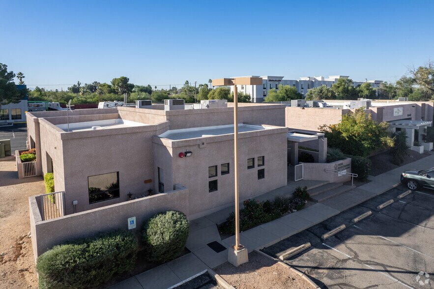 More Photos Of 6450 E Broadway Blvd, Tucson Office For Sale