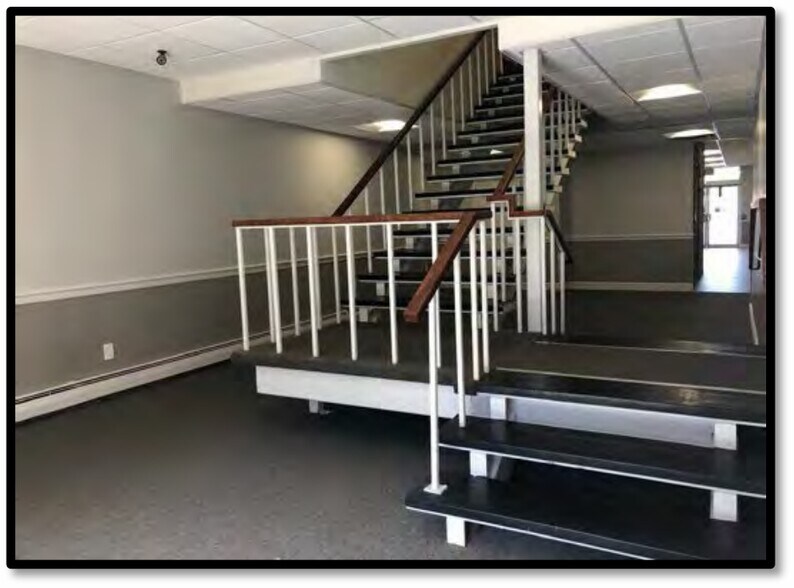 More Photos Of 5151 Monroe St, Toledo Office For Lease