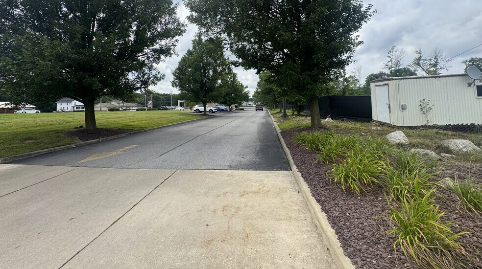 More Photos Of 10 Victoria Rd, Austintown Land For Lease