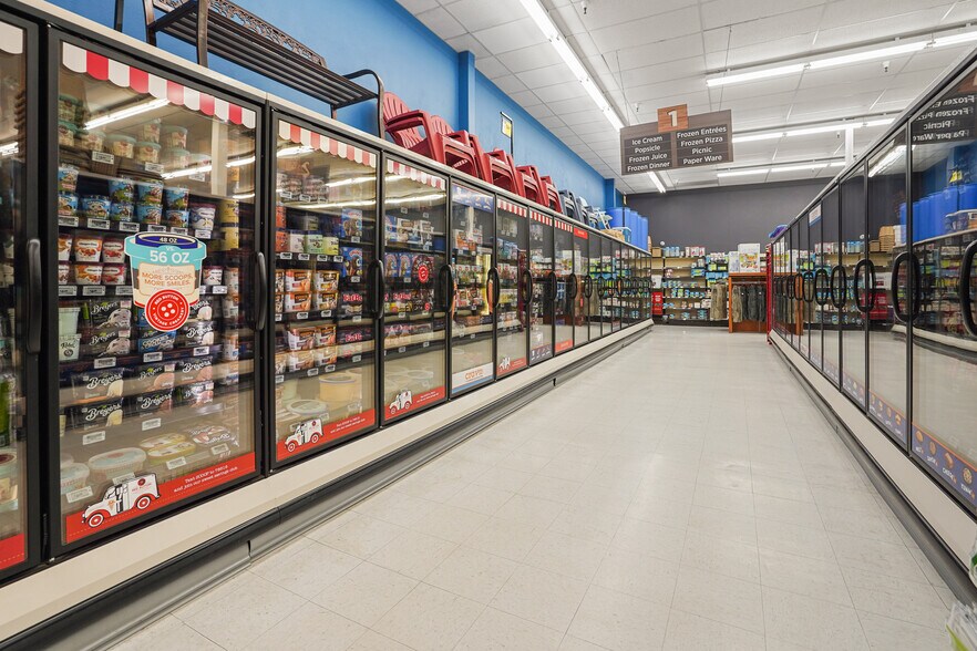 More Photos Of 904 S Greenwood St, Shoshone Supermarket For Sale