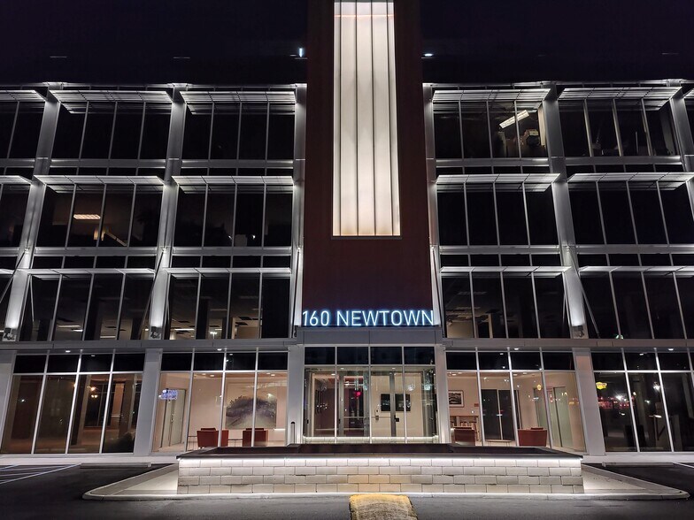 More Photos Of 160 Newtown Rd, Virginia Beach Office For Lease
