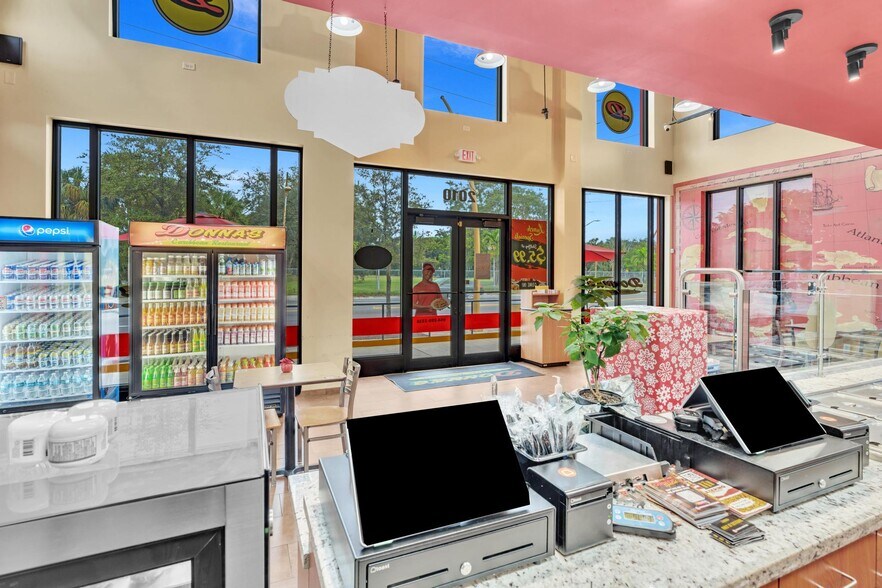 More Photos Of 2010 NW 6th St, Fort Lauderdale Fast Food For Lease