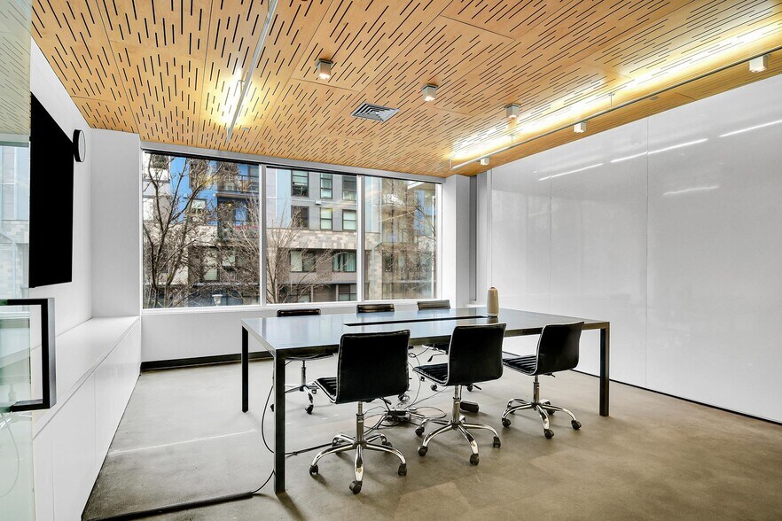 More Photos Of 2727 Western Ave, Seattle Loft Creative Space For Lease