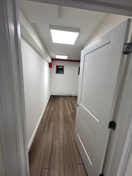 More Photos Of 109 Tidewater St, Jersey City General Retail For Lease