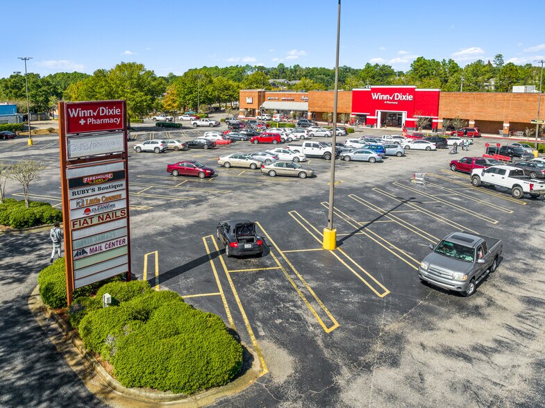 More Photos Of 6300 Grelot Rd, Mobile Storefront For Lease