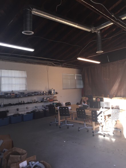 More Photos Of 4505 W Jefferson Blvd, Los Angeles Warehouse For Lease