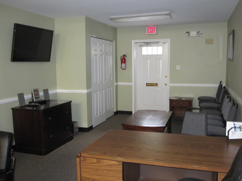 More Photos Of 11303-11327 Amherst Ave, Wheaton Office Residential For Sale