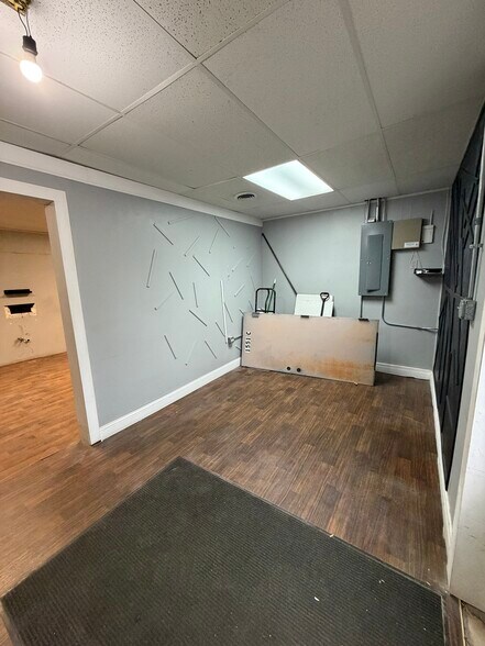 More Photos Of 1551 Plainfield Rd, Joliet Freestanding For Lease