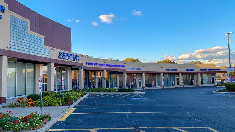 More Photos Of 4932-5000 W 95th St, Oak Lawn Unknown For Lease