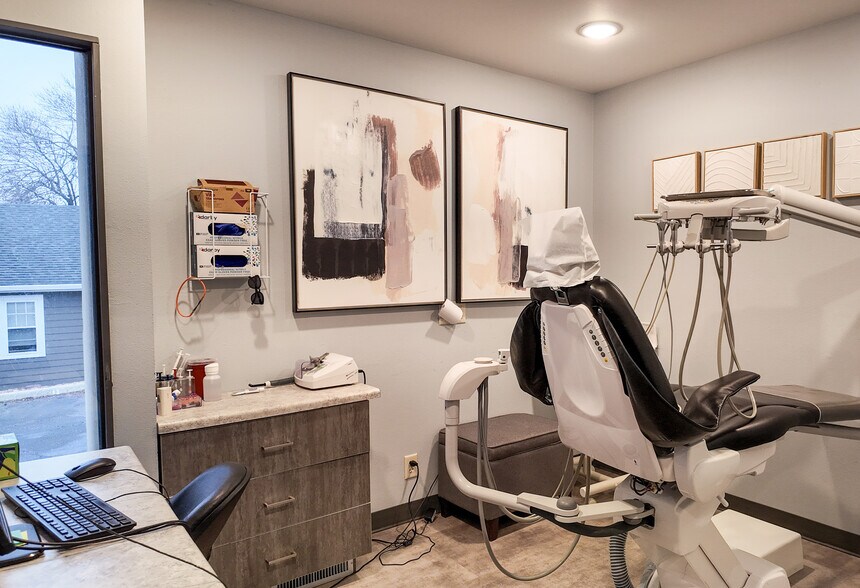 More Photos Of 1711 E 10th St, Sioux Falls Office For Sale