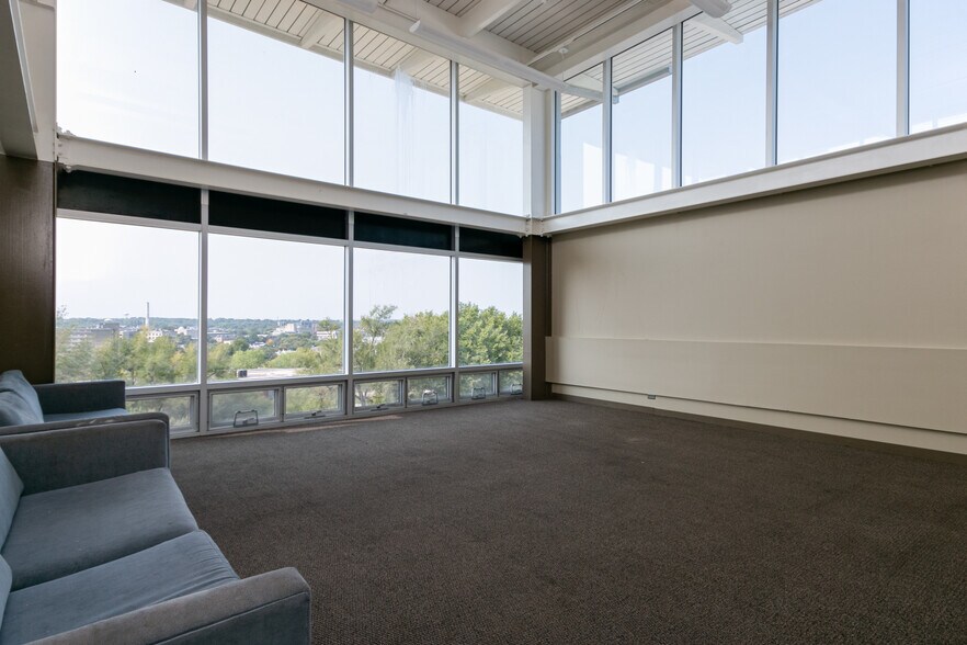 More Photos Of 1632 McCain Ln, Manhattan Sorority Fraternity House For Sale