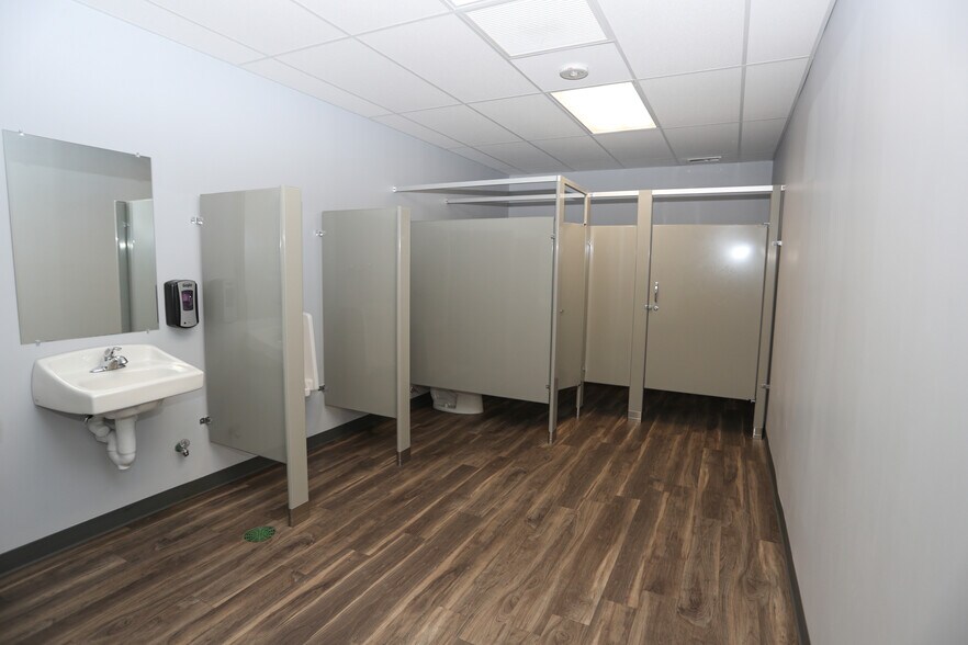 More Photos Of 2902 Foltz Dr, Edgewood Medical For Sale