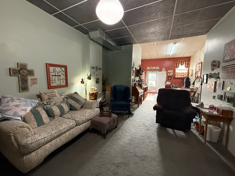 More Photos Of 218 Commercial Ave, Wallace Hotel For Sale