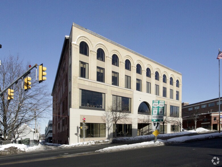More Photos Of 184 Main St, Lewiston Medical For Sale