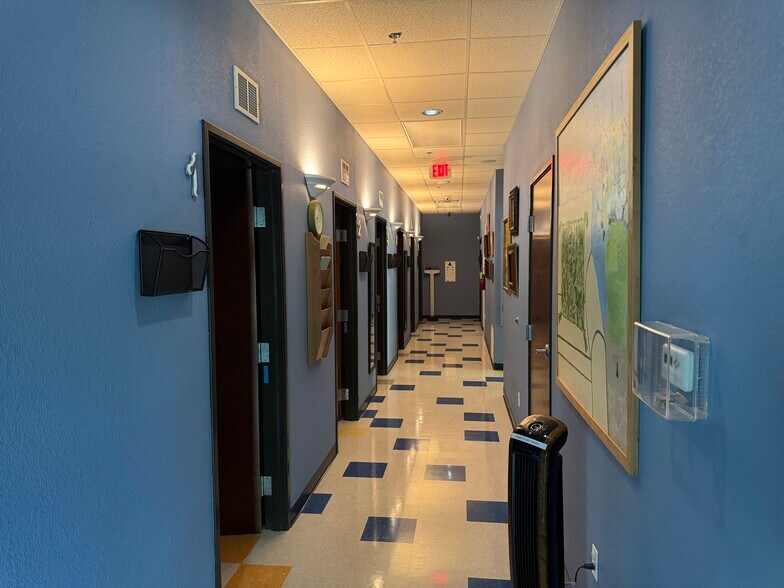 More Photos Of 16010 Park Valley Dr, Round Rock Medical For Lease
