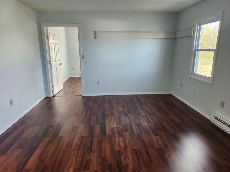 More Photos Of 16 Rae Palmer Rd, Moodus Medical For Sale