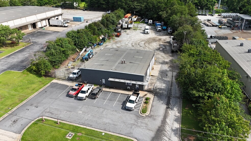 Primary Photo Of 314 Cash Memorial Blvd, Forest Park Warehouse For Lease