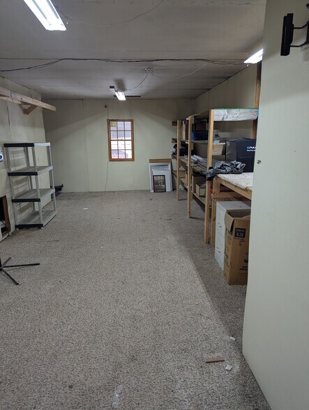 More Photos Of 14367 Lincoln Hwy, Everett General Retail For Sale