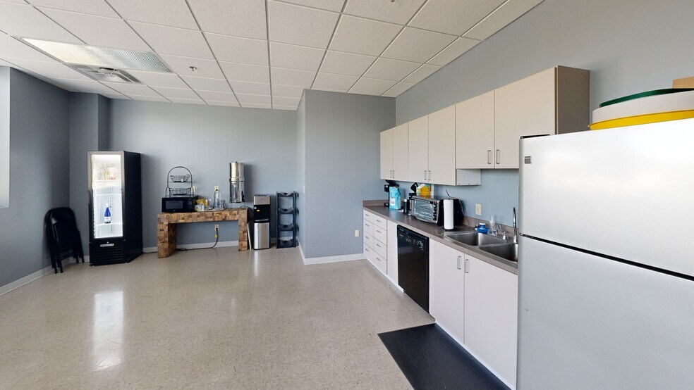 More Photos Of 5506 Walsh Ln, Rogers Office For Lease