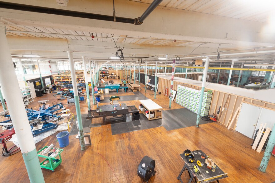 More Photos Of 1 Ace St, Fall River Warehouse For Lease