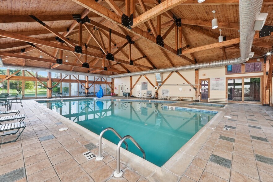 More Photos Of 14 Mechanic St, Southbridge Hotel For Sale