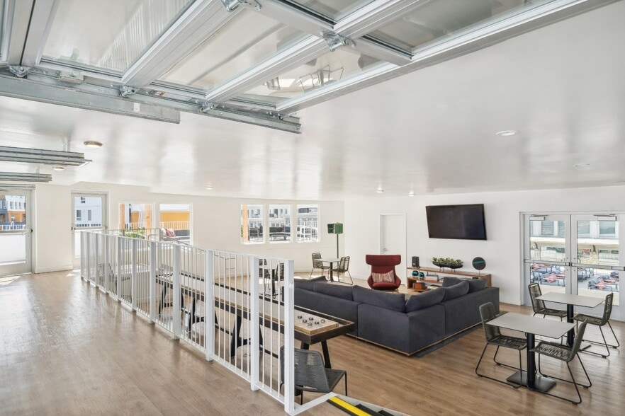 More Photos Of 300 S Santa Fe Ave, Los Angeles Apartments For Lease