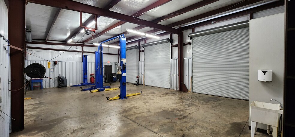 More Photos Of 1 2nd Ave, Fort Walton Beach Auto Repair For Sale