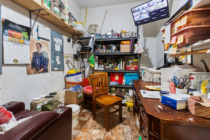 More Photos Of 2717 Martin Luther King Jr Blvd, Dallas Flex For Sale