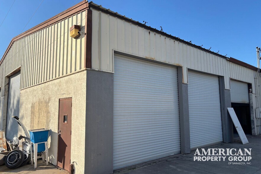 More Photos Of 2721 S McCall Rd, Englewood Unknown For Lease