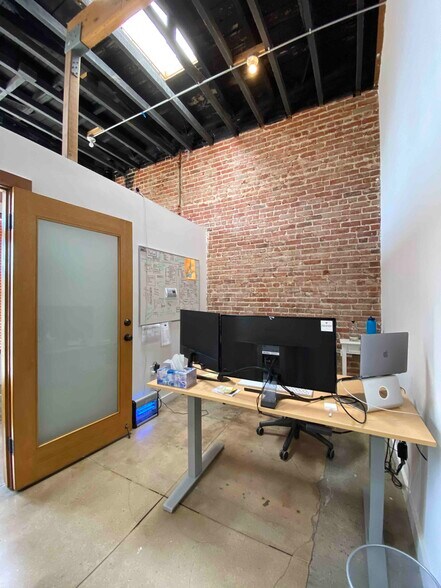 More Photos Of 5009-5011 York Blvd, Los Angeles Storefront For Sale